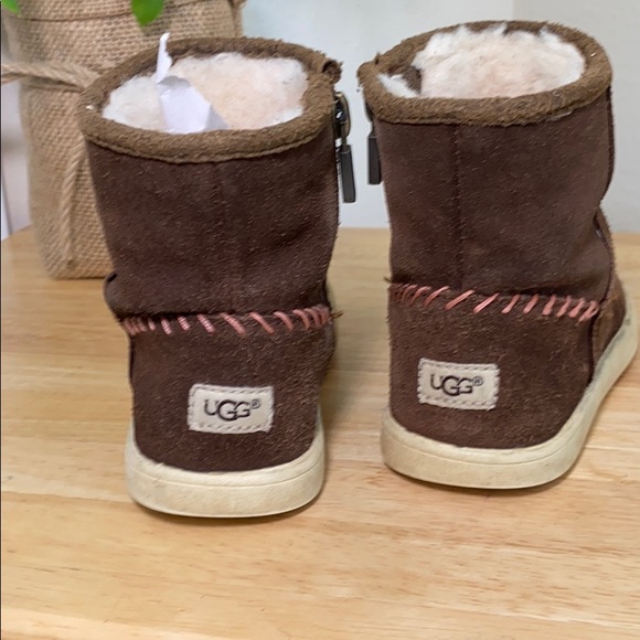 UGG Brown Rye Short Zip Up Boots - Picture 3 of 9